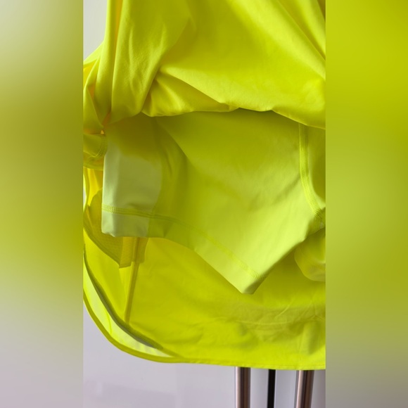 Lululemon skirt with shorts - Picture 4 of 5